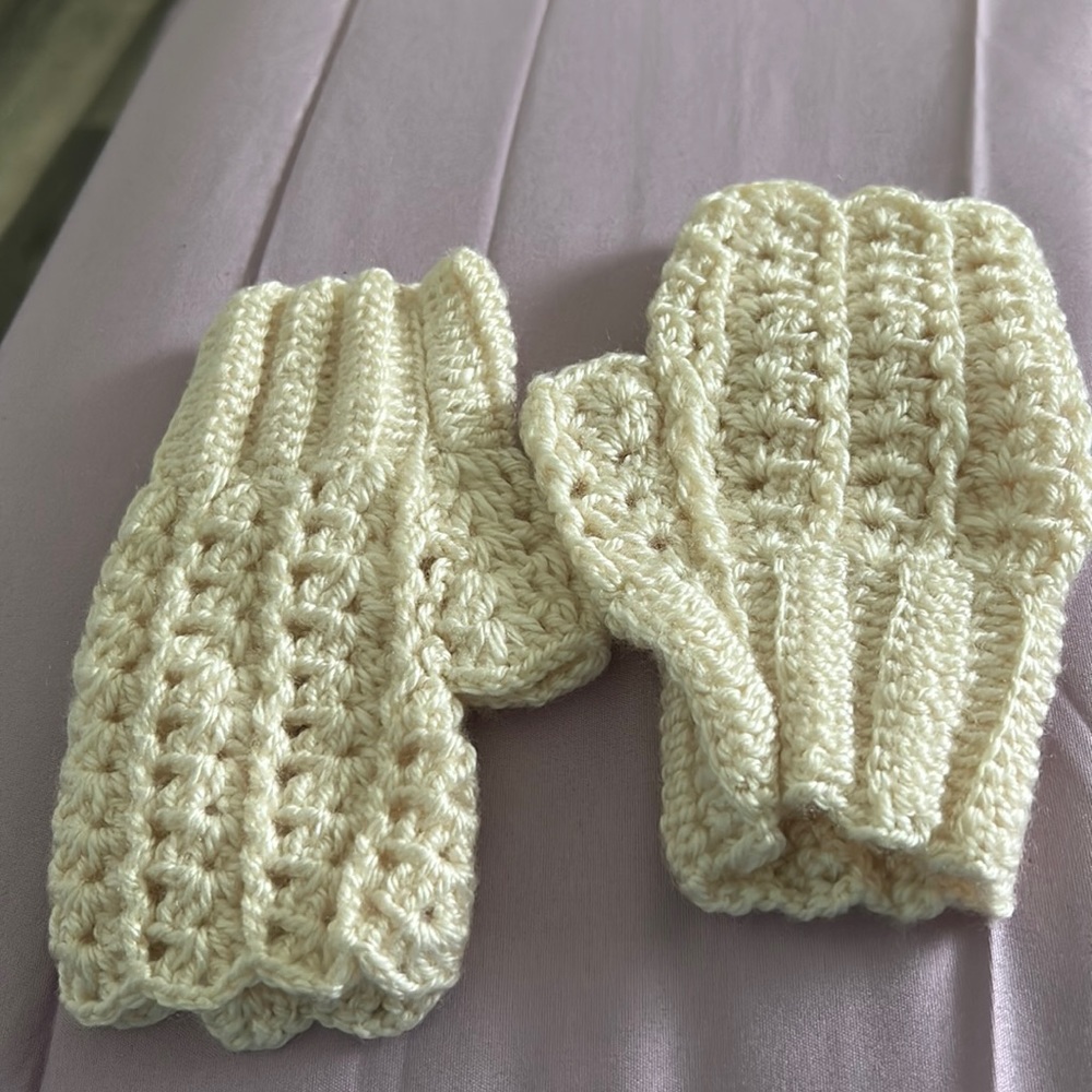 Girls mittens handmade one size color off white